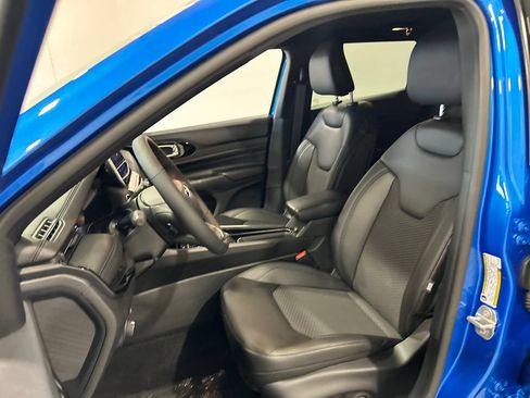 New 2026 Jeep Compass Latitude AWD/4WD image 16