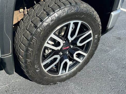 Used 2025 GMC Sierra 1500 AT4 w/ AT4 Premium Package image 33