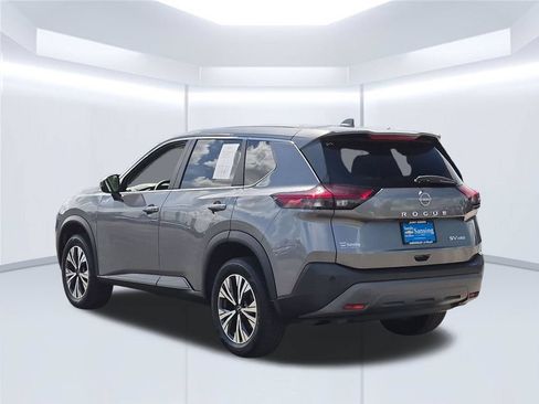Used 2022 Nissan Rogue SV AWD/4WD image 3