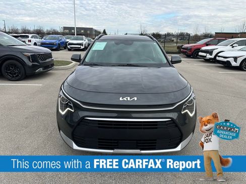 Used 2023 Kia Niro EX image 2