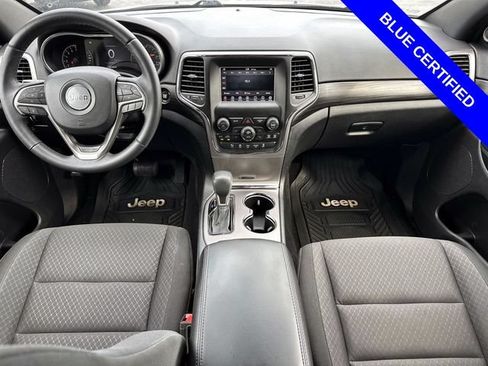 Used 2019 Jeep Grand Cherokee Laredo AWD/4WD image 8