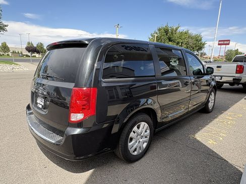 Used 2015 Dodge Grand Caravan SE w/ Quick Order Package 29E SE FWD image 5