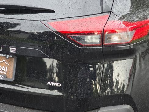 Used 2023 Nissan Rogue S image 27