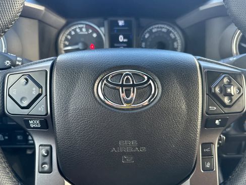 Used 2022 Toyota Tacoma TRD Off-Road AWD/4WD image 24