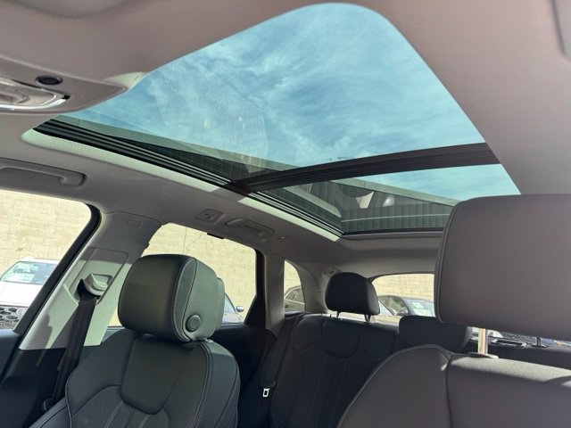 Certified 2025 Audi Q5 2.0T Premium Plus w/ Premium Plus Package AWD/4WD image 23