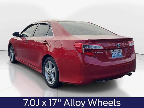 Used 2014 Toyota Camry SE w/ Moonroof Package FWD image 7