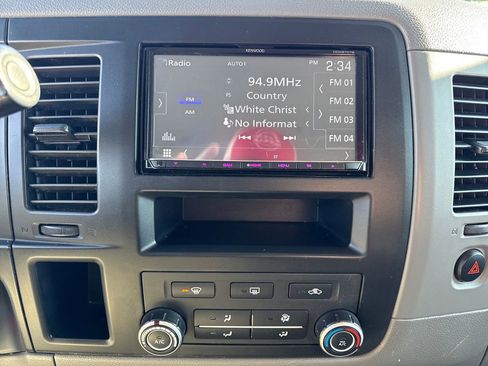 Used 2016 Nissan NV 3500 S image 19