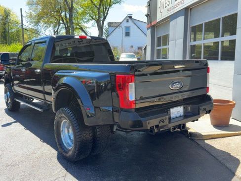 Used 2017 Ford F350 XLT w/ XLT Premium Package AWD/4WD image 6