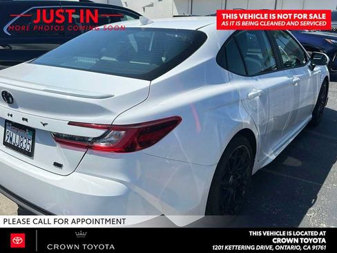 Used 2026 Toyota Camry SE FWD image 4