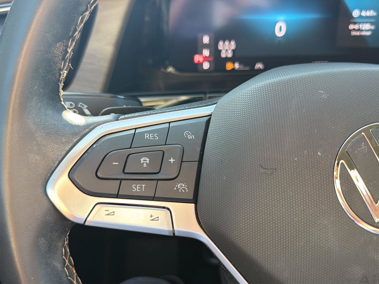 Used 2024 Volkswagen Atlas SE FWD image 28