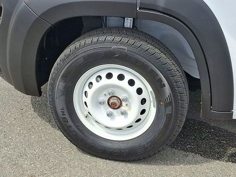 Used 2024 RAM ProMaster 2500 w/ Safety Group FWD image 30
