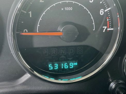 Used 2018 Jeep Wrangler Sport w/ Connectivity Group AWD/4WD image 11
