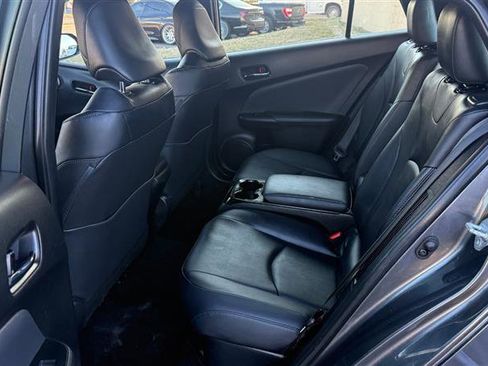 Used 2017 Toyota Prius Prime Premium image 19