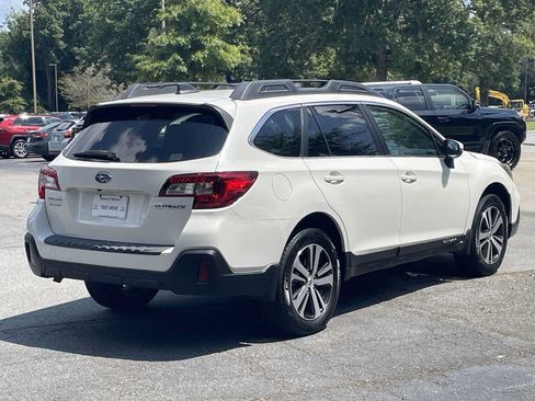 Used 2018 Subaru Outback 2.5i Limited AWD/4WD image 4