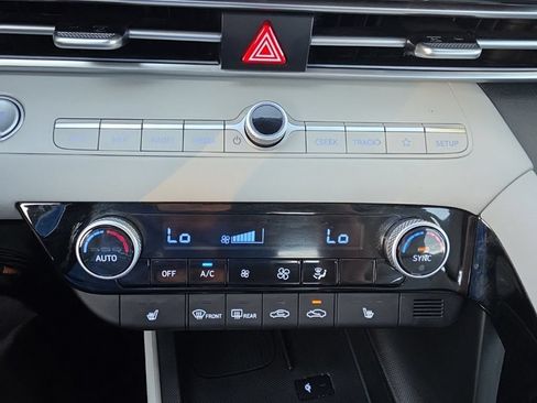Used 2025 Hyundai Elantra Limited FWD image 27