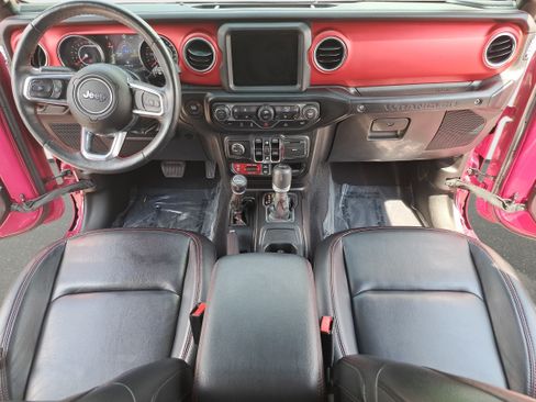Used 2022 Jeep Wrangler Unlimited Rubicon w/ Cold Weather Group AWD/4WD image 9