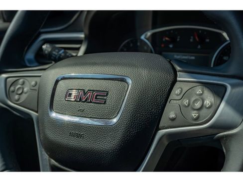 Used 2023 GMC Acadia SLT image 29