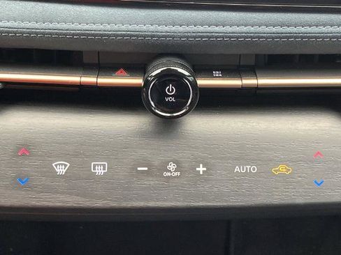 Certified 2023 Nissan Ariya image 6