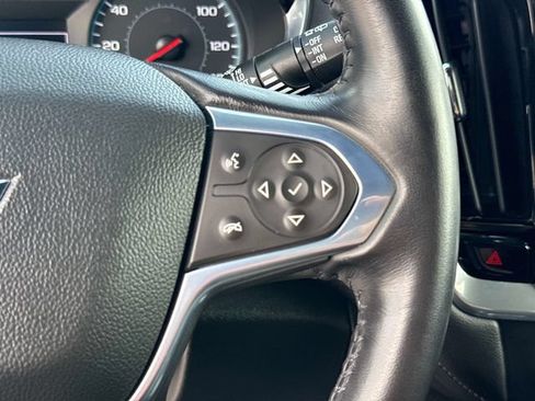 Used 2022 Chevrolet Traverse LT FWD image 27
