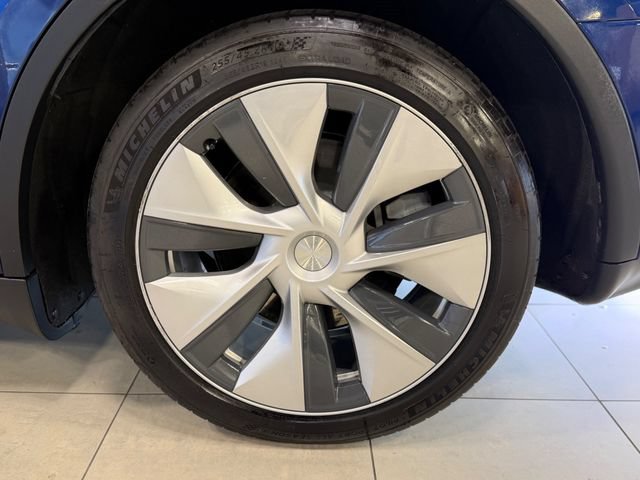 Used 2023 Tesla Model Y Long Range AWD/4WD image 42