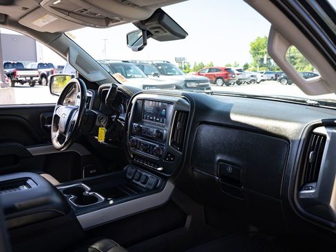Used 2018 Chevrolet Silverado 1500 LTZ Z71 w/ LTZ Plus Package AWD/4WD image 21