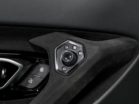 Used 2024 Lamborghini Huracan Tecnica RWD image 10