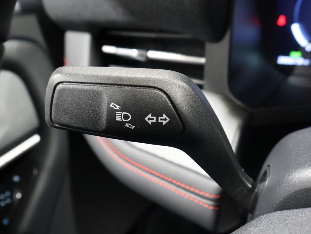 Used 2025 Ford Explorer ST-Line AWD/4WD image 38