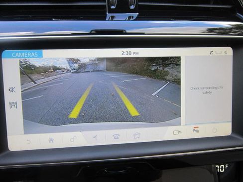 Used 2019 Jaguar F-PACE Premium image 13