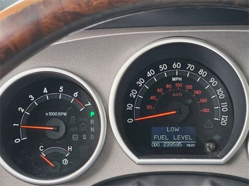 Used 2010 Toyota Tundra Limited w/ Platinum Pkg image 10