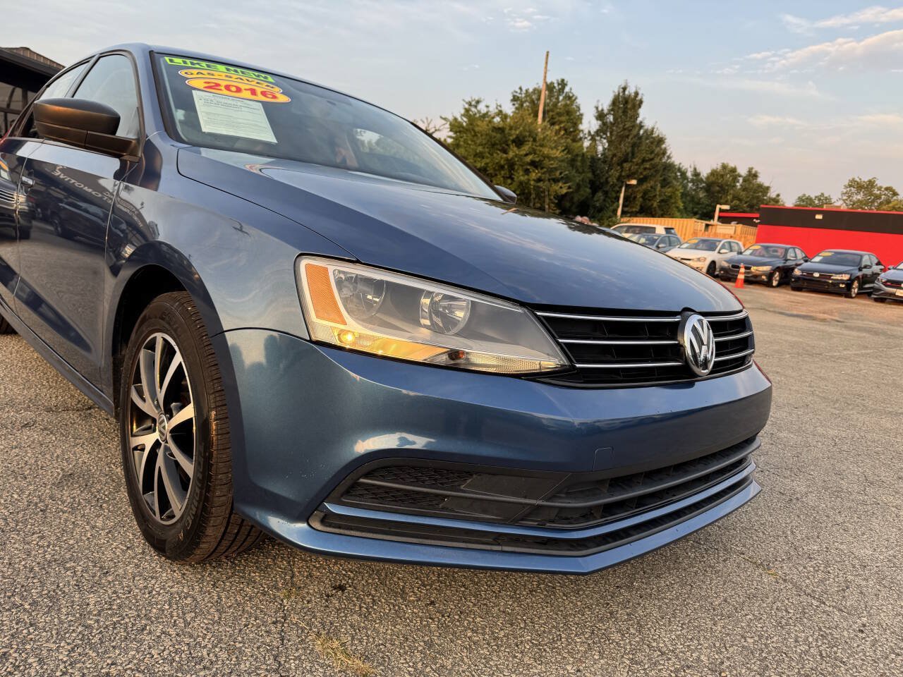 Used 2016 Volkswagen Jetta SE FWD image 10