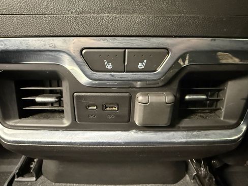 Used 2022 Chevrolet Silverado 2500 LTZ w/ LTZ Convenience Package image 27