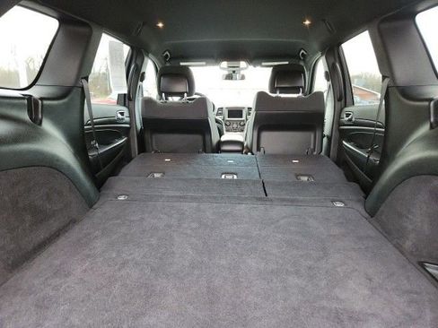 Used 2019 Jeep Grand Cherokee Laredo image 34