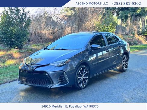 Used 2018 Toyota Corolla SE w/ SE Premium Package FWD image 1