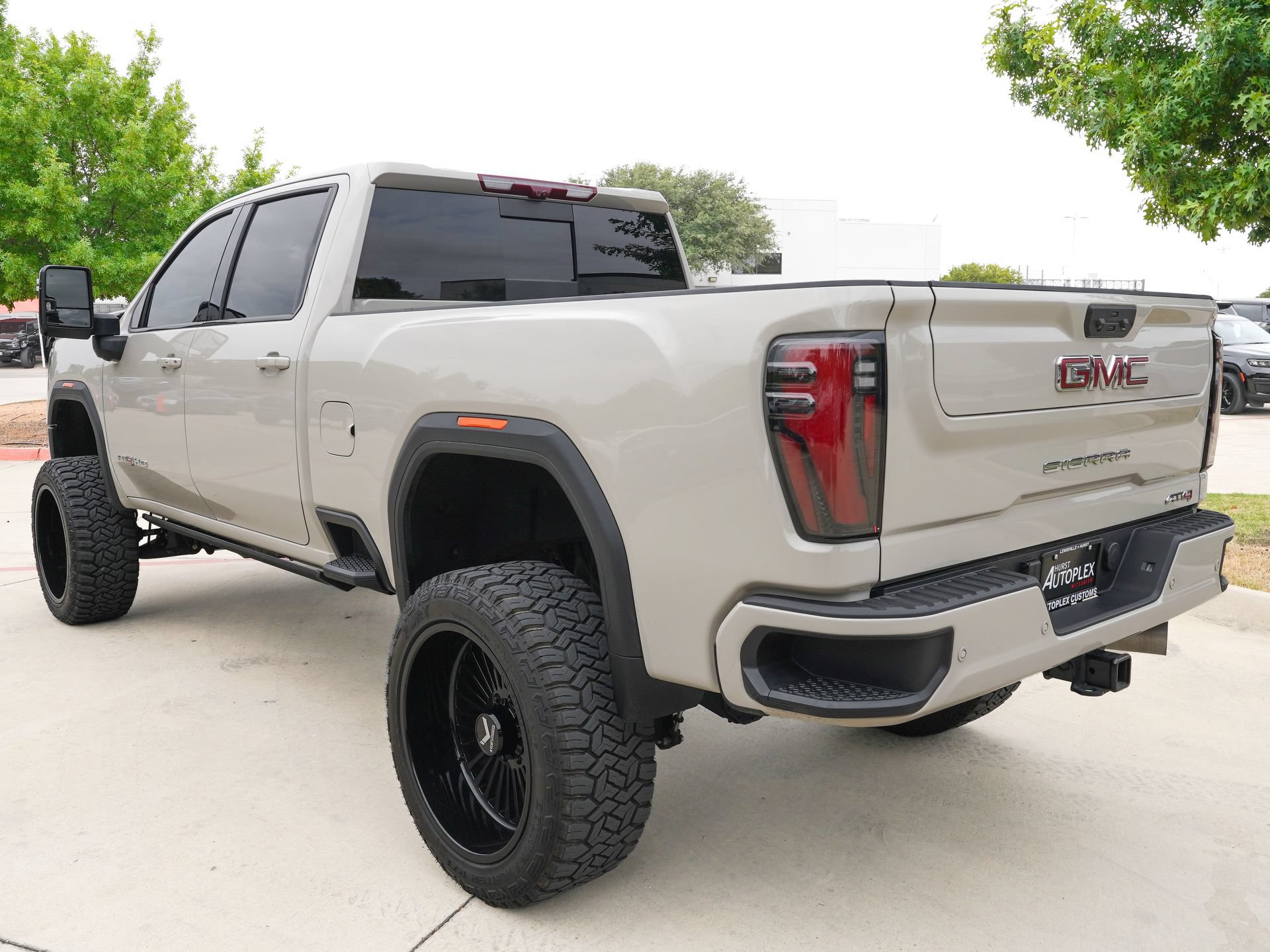 Used 2026 GMC Sierra 2500 AT4 w/ AT4 Premium Plus Package AWD/4WD image 7
