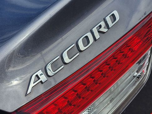 Used 2020 Honda Accord EX image 12