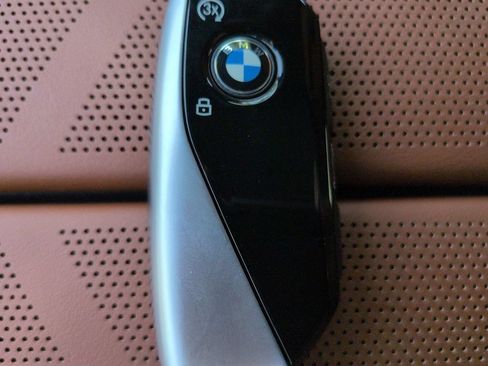 New 2026 BMW 750e xDrive AWD/4WD image 29