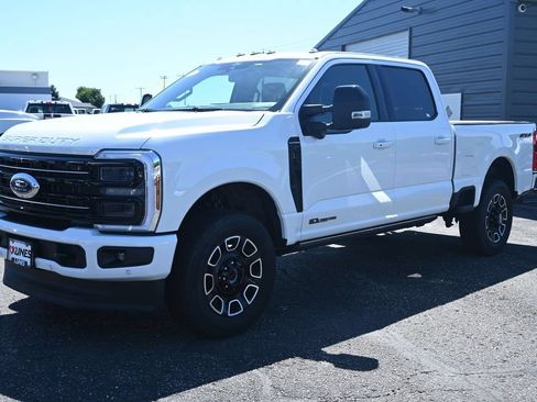 Used 2026 Ford F250 Platinum AWD/4WD image 11