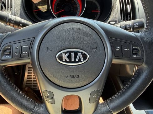 Used 2010 Kia Forte SX FWD image 25