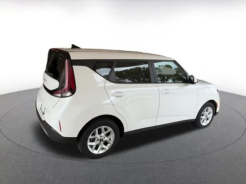 Used 2025 Kia Soul LX w/ LX Technology Package image 14