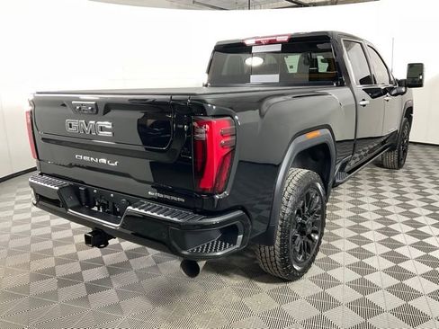 Used 2025 GMC Sierra 2500 Denali Ultimate image 8
