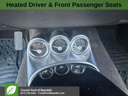 Used 2005 Chevrolet SSR w/ Preferred Equipment Group image 16