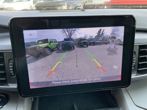 Used 2022 Ford Explorer XLT w/ Equipment Group 202A image 43