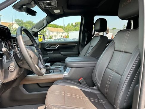 Used 2024 Chevrolet Silverado 1500 High Country w/ Technology Package AWD/4WD image 10