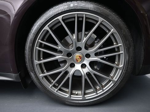 Used 2023 Porsche Panamera Platinum Edition image 27