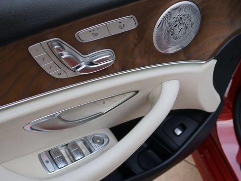 Used 2019 Mercedes-Benz E 300 image 37