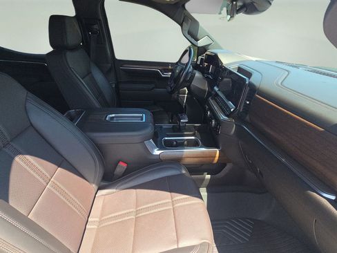 Used 2022 Chevrolet Silverado 1500 High Country w/ Z71 Off-Road Package image 25