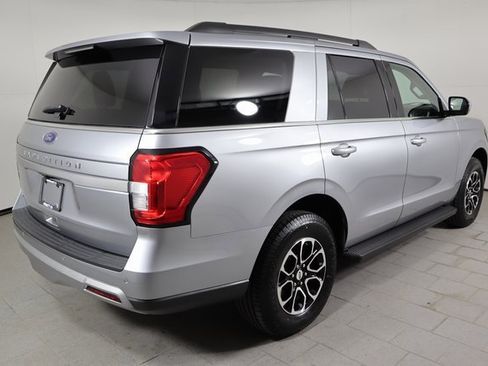 Used 2024 Ford Expedition XLT image 5