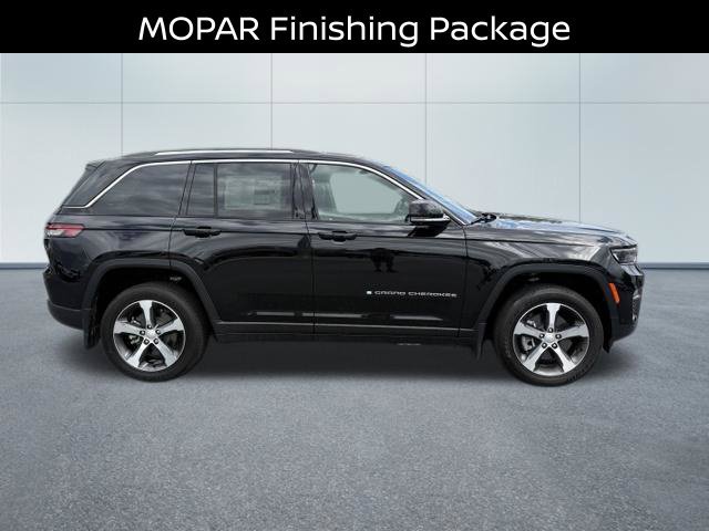 Used 2024 Jeep Grand Cherokee Limited 4xe w/ Luxury Tech Group II AWD/4WD image 2