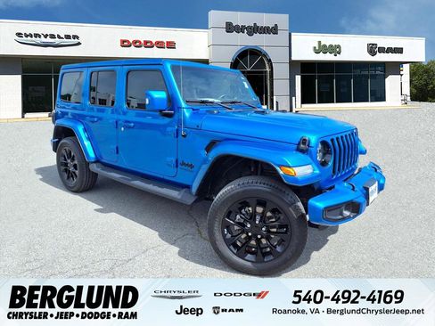Used 2022 Jeep Wrangler Unlimited Sahara AWD/4WD image 1