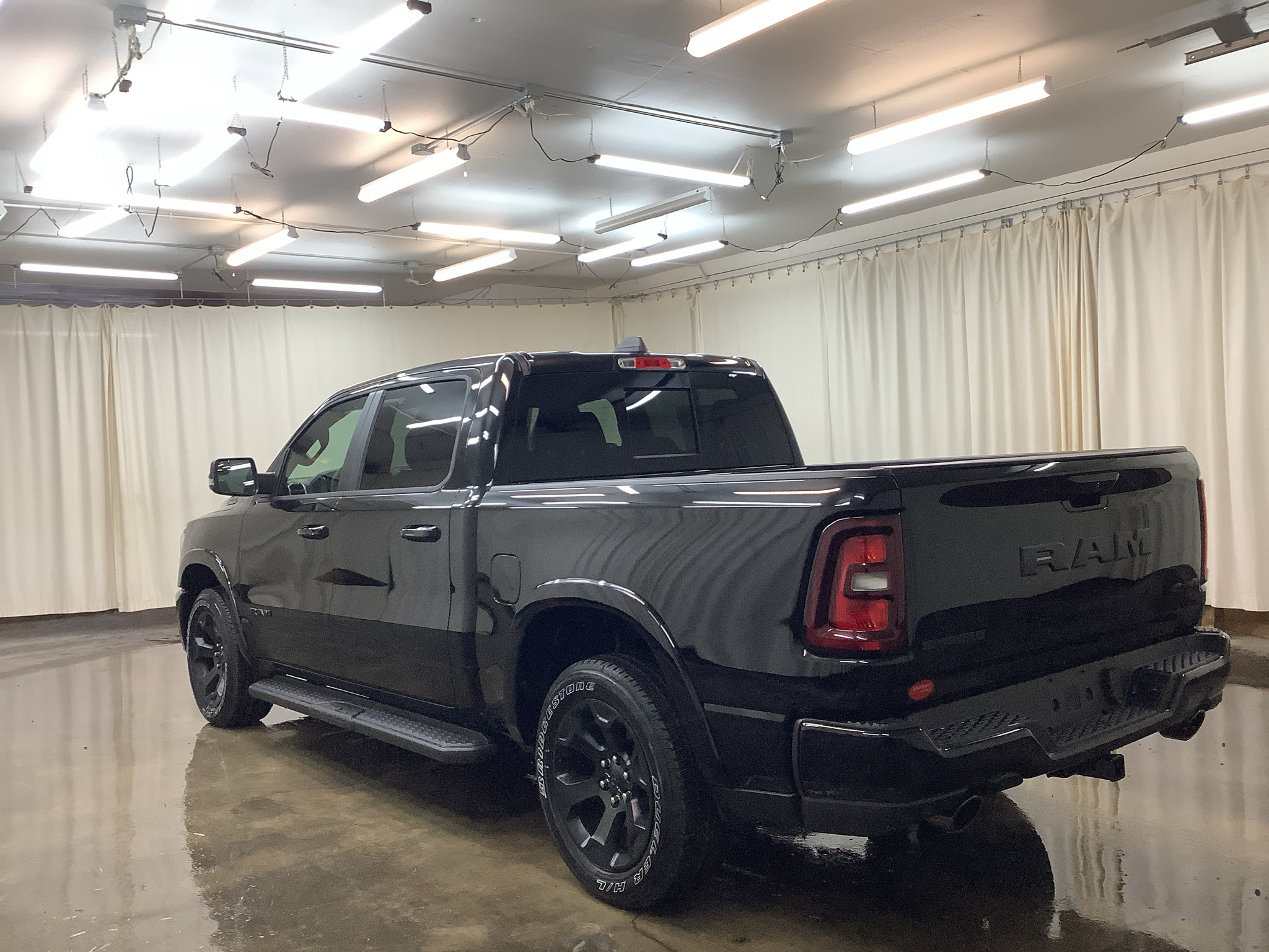 New 2026 RAM 1500 Big Horn w/ Night Edition AWD/4WD image 8